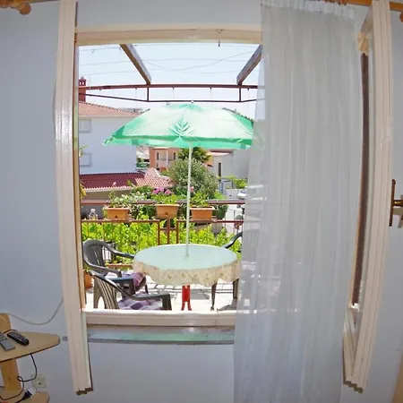 Ruzica, * Pjescana Uvala