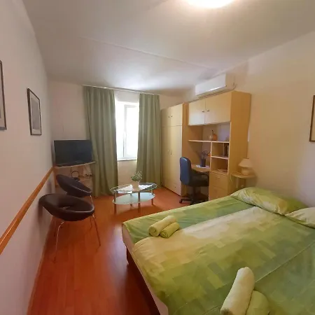 Ruzica, Pjescana Uvala